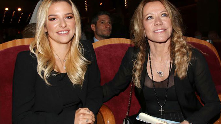 Η φωτογραφία της Εριέττας Κούρκουλου για τα γενέθλια της μητέρας της και οι ευχές της Ελένης Μενεγάκη