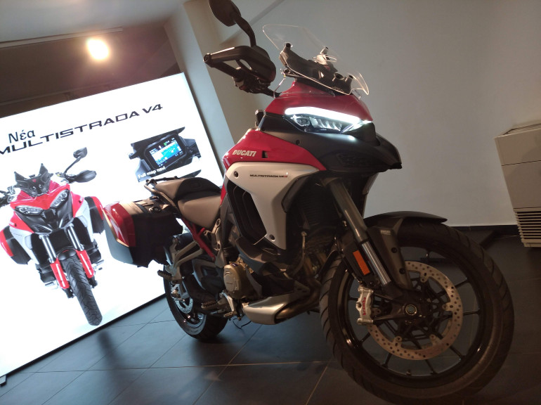 Ήμασταν από τους πρώτους που το είδαμε στα κεντρικά της Ducati Athens.