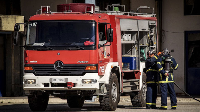 Φωτιά σε σταθμευμένο φορτηγάκι στις Συκιές Θεσσαλονίκης Φωτιά σε σταθμευμένο φορτηγάκι στις Συκιές Θεσσαλονίκης