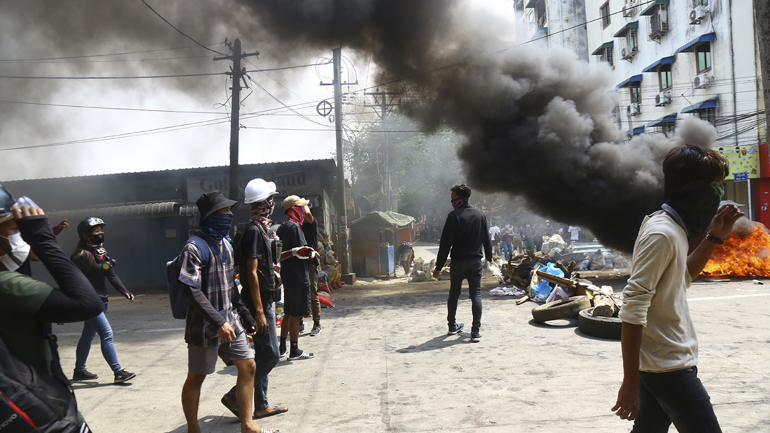 Πραξικόπημα στη Μιανμάρ: Ο ΟΗΕ φοβάται «εμφύλιο πόλεμο» – Η Κίνα αποκλείει τις κυρώσεις