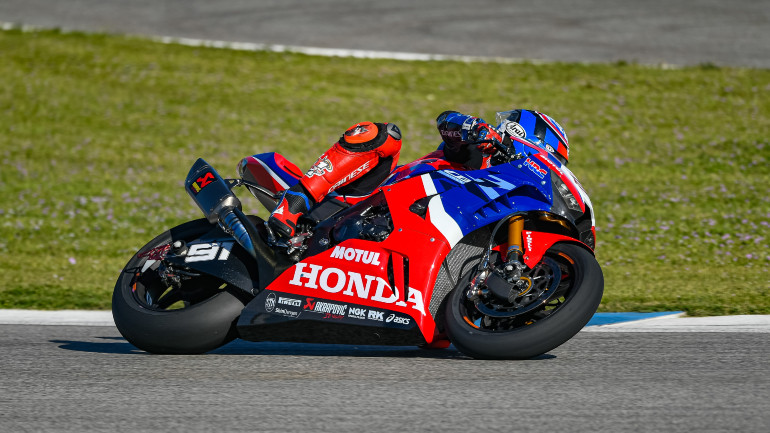 Οι πρώτες δοκιμές έχουν ξεκινήσει για την ομάδα στην πίστα της Βαρκελώνης