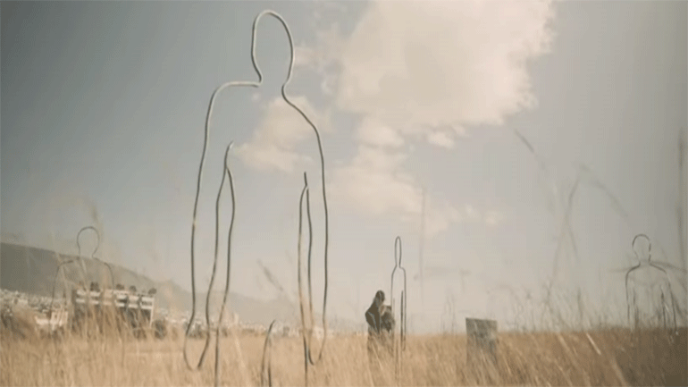 «Διερχόμενοι» και «Επτά Πύλες», οι εικαστικές εγκαταστάσεις του Γιώργου Ξένου στο Πάρκο Σταύρος Νιάρχος