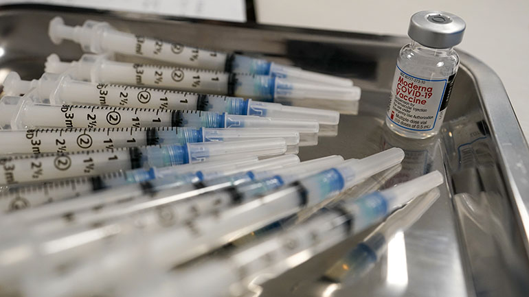 Η Σουηδία θα χορηγήσει την πρώτη δόση του εμβολίου σε όλους τους ενήλικες ως τις 15 Αυγούστου