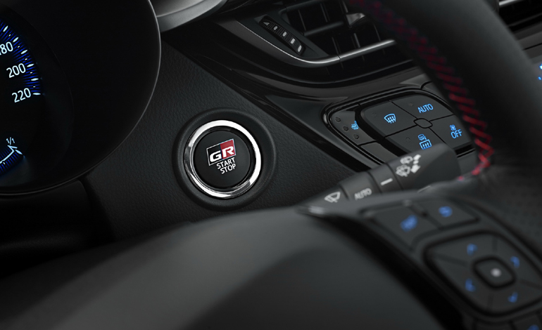 Πολύ όμορφη σχεδιαστική πινελιά το λογότυπο GR στο κουμπί εκκίνησης.