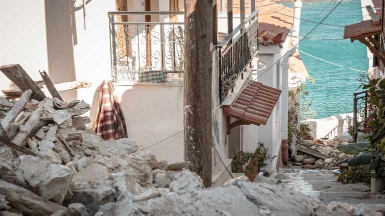 Πλήρης κάλυψη  ασφαλιστικών εισφορών σε επιχειρήσεις-εργοδότες που επλήγησαν από το σεισμό στη Σάμο