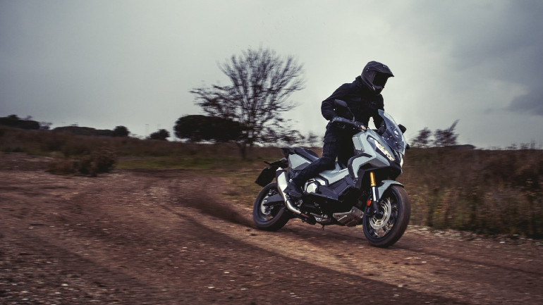 Επιλέγεις τη χαρτογράφηση Gravel και απολαμβάνεις εκτός δρόμου διαδρομές