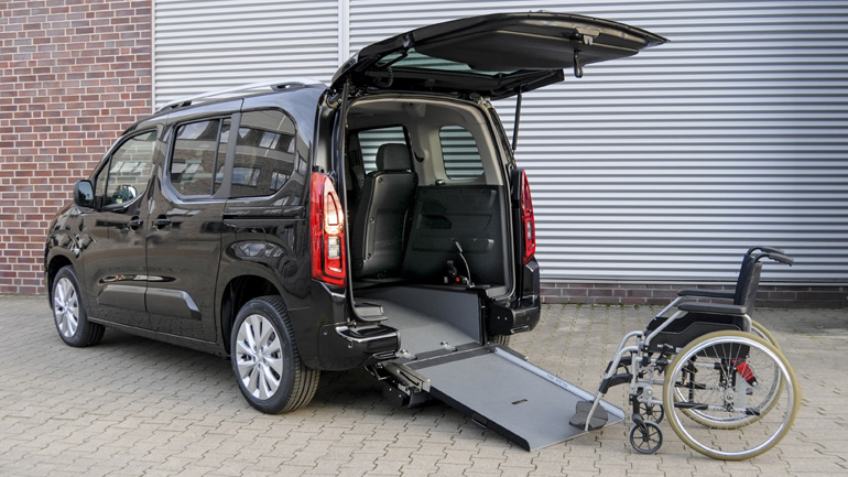 Το ηλεκτρικό Opel που δέχεται αναπηρικά αμαξίδια Το ηλεκτρικό Opel που δέχεται αναπηρικά αμαξίδια