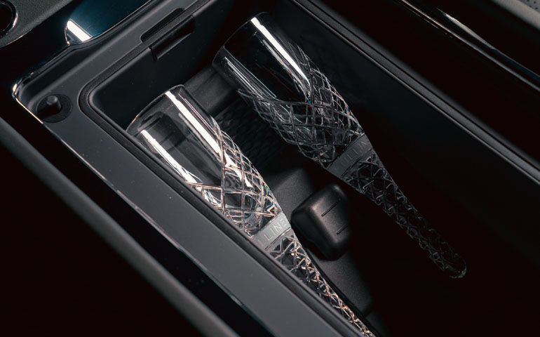 Ψυγείο και θήκες για κρυστάλλινα ποτήρια