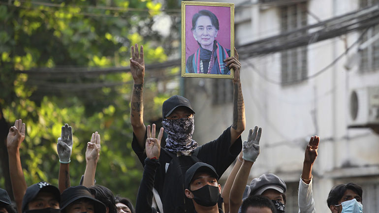 Μιανμάρ: Συνεχίζονται οι κινητοποιήσεις παρά το μπλακάουτ στο ίντερνετ