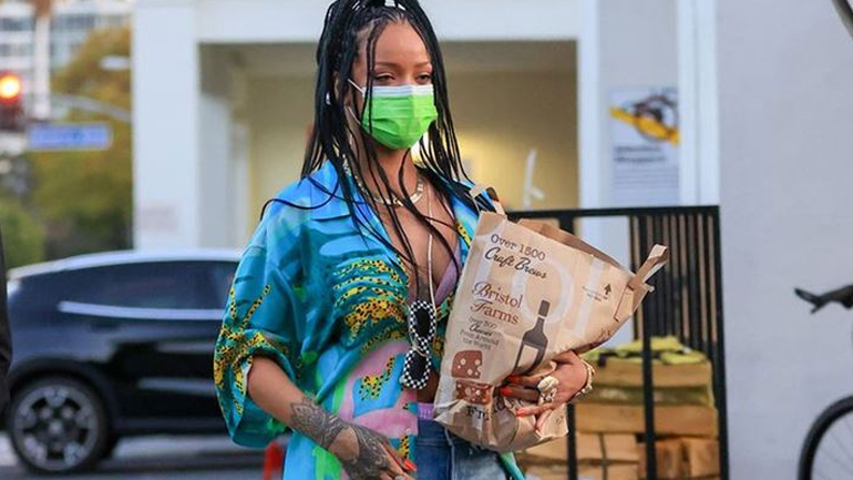 Rihanna: Έκανε τις αγορές της στο super market με spring look
