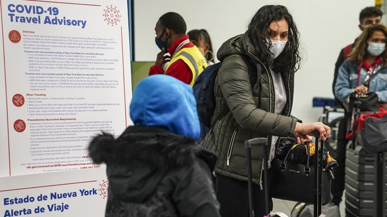 CDC: Οι πλήρως εμβολιασμένοι μπορούν να ταξιδεύουν με ασφάλεια