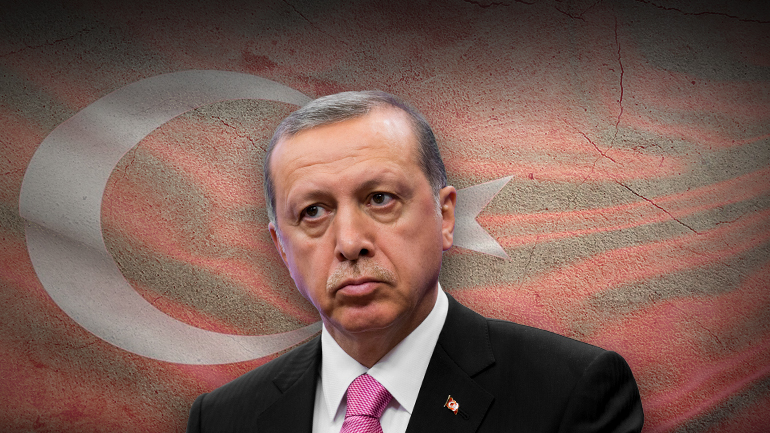 Μπαϊράκι σήκωσαν ναύαρχοι στον Ερντογάν