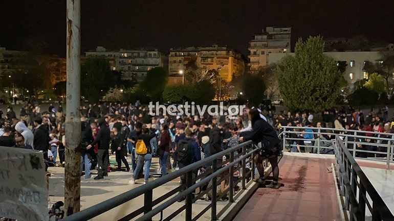 Θεσσαλονίκη: Πάρτι χιλίων ατόμων στο ΑΠΘ