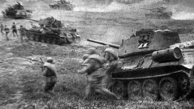 Η κορυφαία σύγκρουση της Ιστορίας με άρματα μάχης