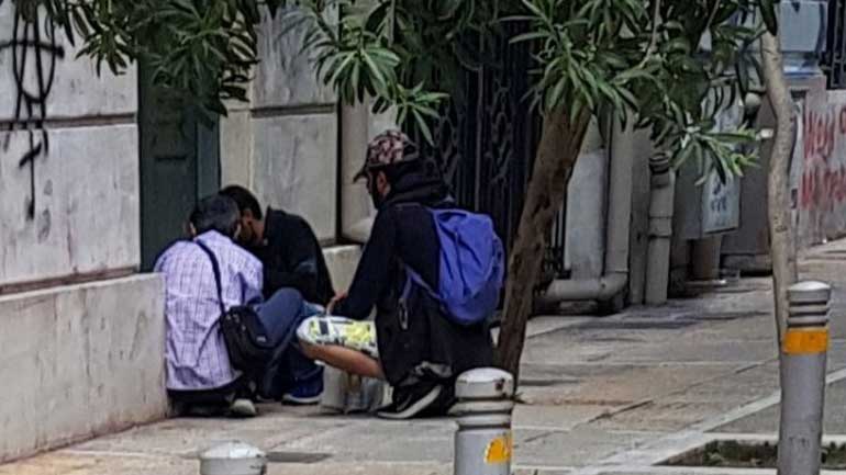 Πλατεία Βικτωρίας: Αγωνιώδης έκκληση των κατοίκων για τις “ανενόχλητες” πιάτσες ηρωίνης