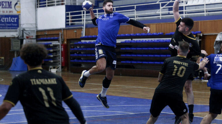 Χάντμπολ: Η δυναμική επιστροφή του Γιώργου Μαντζόπουλου