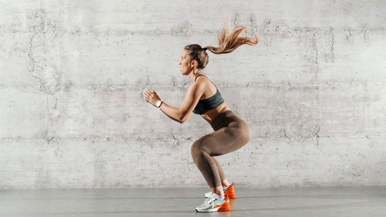 Πρόγραμμα 30 ημερών με βαθιά καθίσματα για δυνατούς γλουτούς