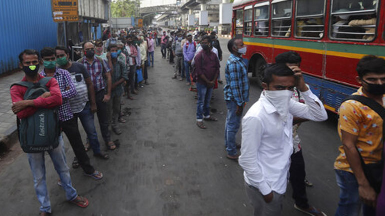 Ινδία: Σε 96.982 ανέρχονται τα νέα κρούσματα μέσα σε μία ημέρα