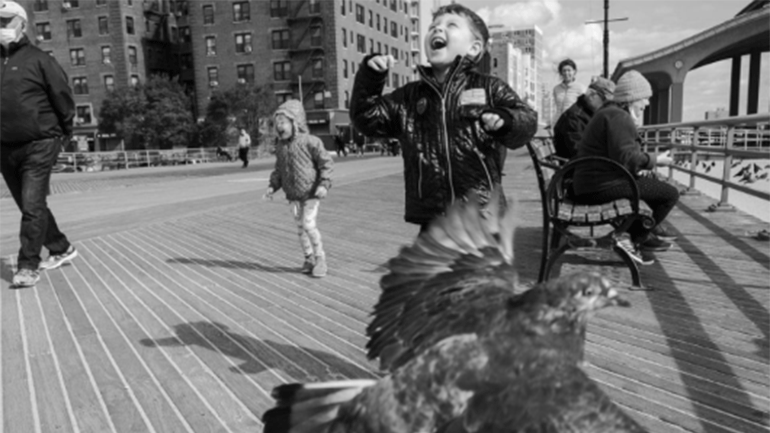 Λεύκωμα, από το πρότζεκτ Women Street Photographers