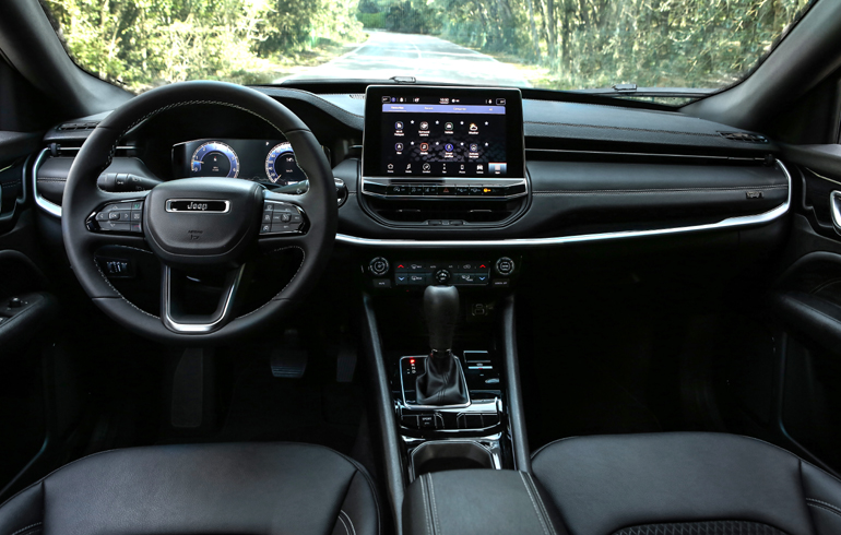 Το εσωτερικό του Compass σχεδιάστηκε από την αρχή. 