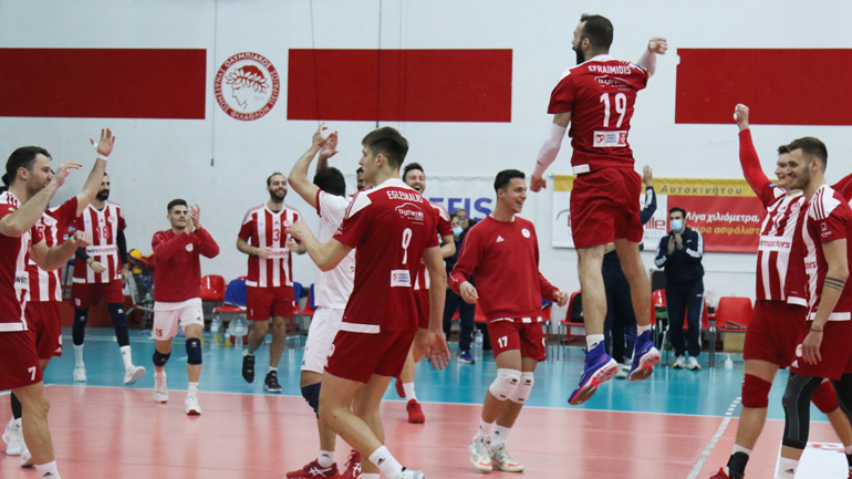 Volley League: «Αγκαλιά» με το πρωτάθλημα ο Ολυμπιακός, 3-1 τον Παναθηναϊκό