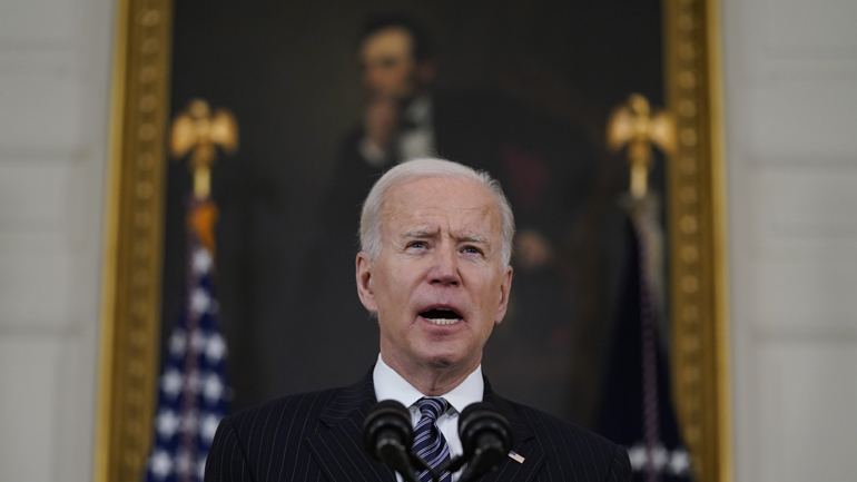 Μπάιντεν: Πάνω από το 80% των δασκάλων έλαβε τουλάχιστον μια δόση εμβολίου