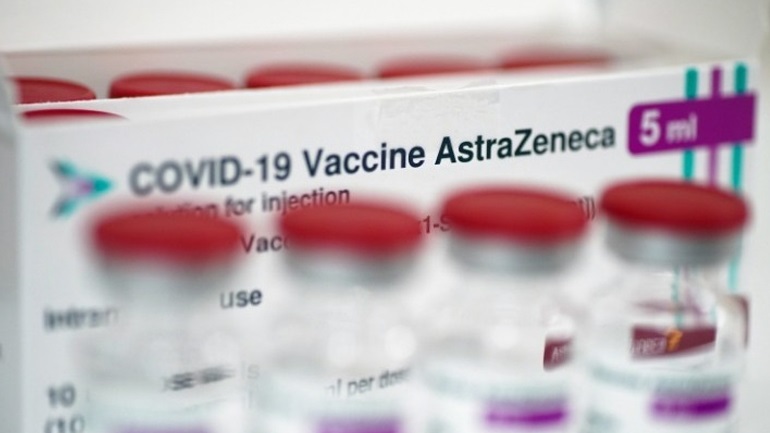 Βέλγιο: Το εμβόλιο της AstraZeneca θα χορηγείται για ένα μήνα μόνο σε άτομα άνω των 55 ετών