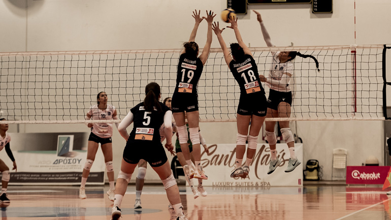 Βόλεϊ γυναικών: Αποκλείστηκε ο Ολυμπιακός, 3-1 ο ΑΟ Θήρας
