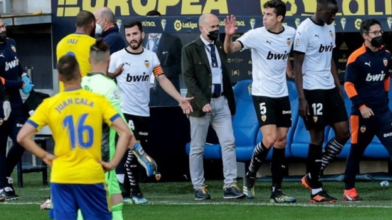 Ισπανία: Έρευνα κατά του Καλά για το ρατσιστικό επεισόδιο με Ντιακαμπί