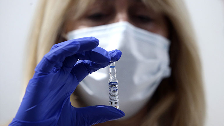 O ΕΜΑ θα διενεργήσει έρευνα για τα δεοντολογικά πρότυπα στις δοκιμές του ρωσικού εμβολίου Sputnik-V