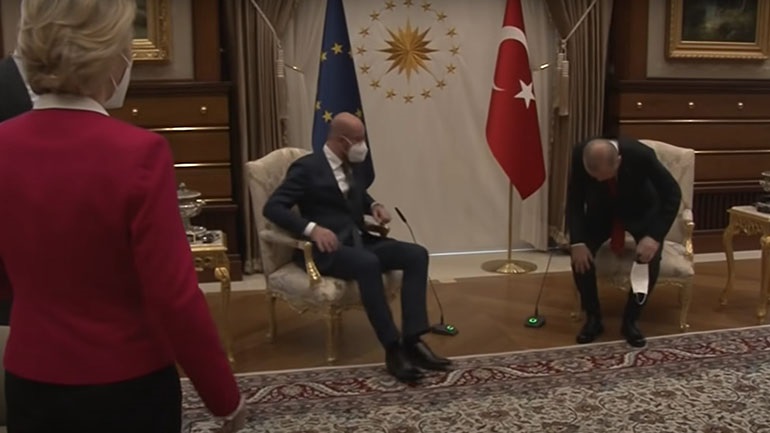 Τσαβούσογλου για το «Sofagate»: «Ευθύνεται η Ευρωπαϊκή Ένωση και όχι η Τουρκία»