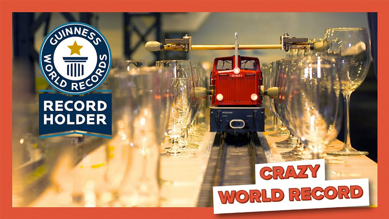 Τρένο μινιατούρα παίζει μουσική και σπάει παγκόσμιο ρεκόρ