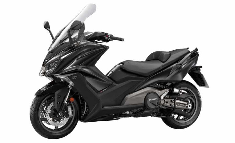 Στο μαύρο χρώμα δείχνει ακόμα πιο premium αλλά και σπορ