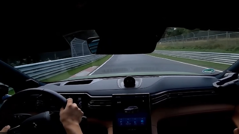 Εξαιρετική συμπεριφορά στις στροφές από το NIO ES6