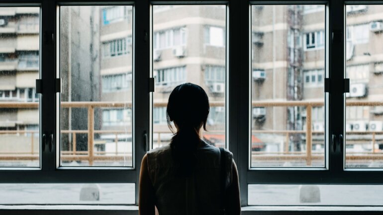 Η απομόνωση έχει παρόμοιες συνέπειες στα κοινωνικά ζώα