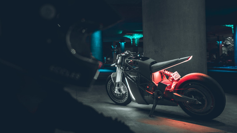 Η απλή έκδοση του XP Zero είναι από μόνη της εντυπωσιακή, πόσο μάλλον η έκδοση Race!