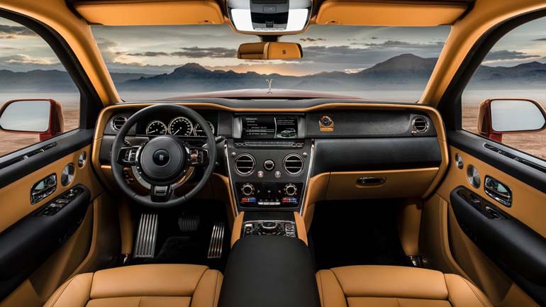 Τα περισσότερα τμήματα της καμπίνας είναι κατασκευασμένα στο χέρι.