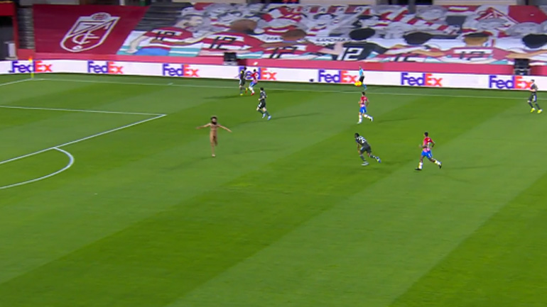 Europa League: Γυμνός άνδρας εισέβαλε στο Γρανάδα-Μάντσεστερ Γιουνάιτεντ