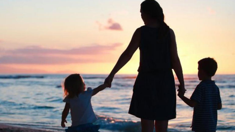 Έρευνα: Σοβαρά προβλήματα βιοπορισμού για τις μονογονεϊκές οικογένειες