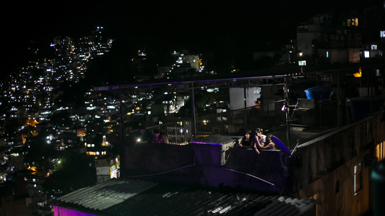 Βραζιλία: Ανοίγουν μπαρ και εστιατόρια στο Ρίο ντε Τζανέιρο