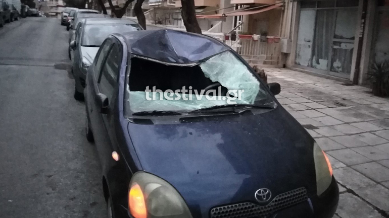 Θεσσαλονίκη: Νεαρός έπεσε από ταράτσα πολυκατοικίας – Νοσηλεύεται διασωληνωμένος Θεσσαλονίκη: Νεαρός έπεσε από ταράτσα πολυκατοικίας – Νοσηλεύεται διασωληνωμένος