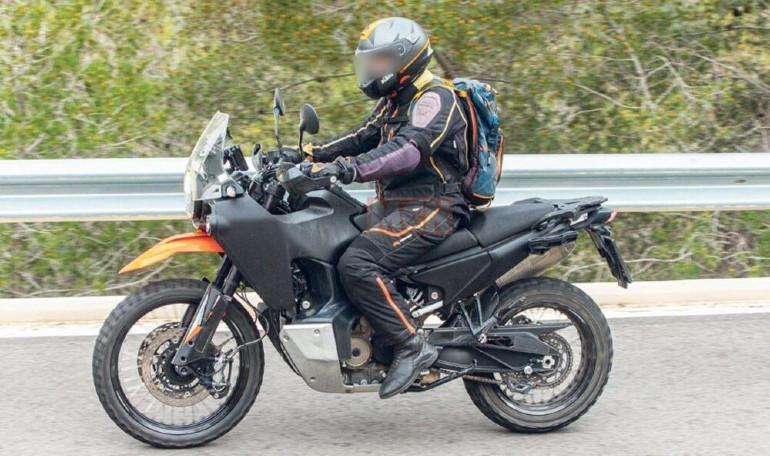 Η εκδοχή του Norden 901 με το ψηλό φτερό εμπρός