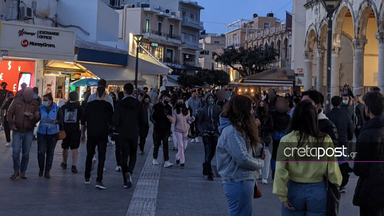 Εικόνες προ… κορωνοϊού στο κέντρο του Ηρακλείου