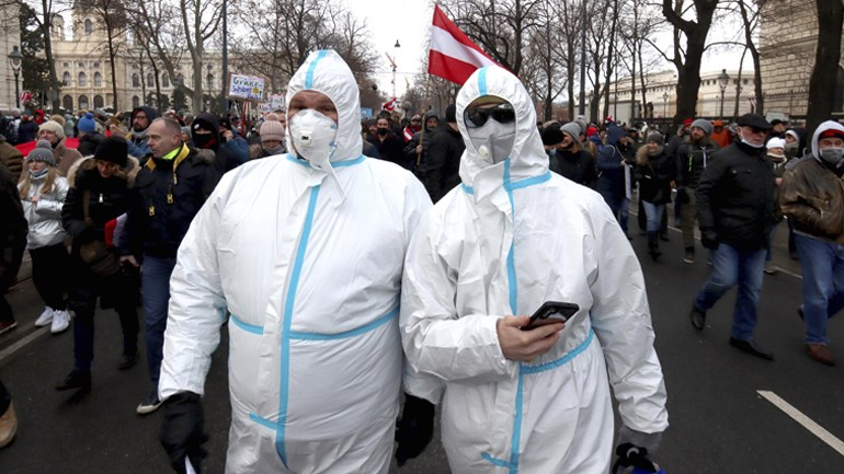 Διαδηλώσεις κατά των περιοριστικών μέτρων σε Αυστρία, Φινλανδία, Δανία και Νορβηγία