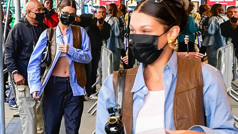 Bella Hadid: Με stylish πανωφόρι στους δρόμους της Νέας Υόρκης