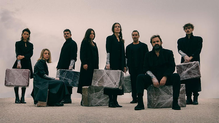 Η παράσταση «Αυτοί που περπατούν στα σύννεφα» σε διαδικτυακή προβολή