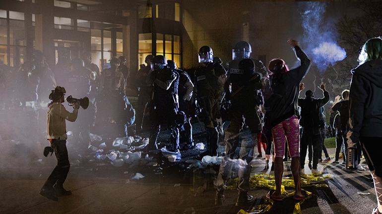 Ταραχές στη Μινεσότα μετά τον θάνατο Αφροαμερικανού από αστυνομικά πυρά