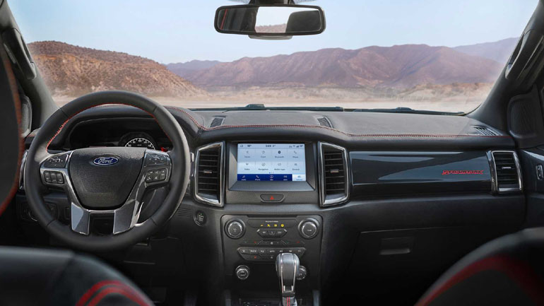 Πολύ όμορφη η καμπίνα και πλούσια εξοπλισμένη.