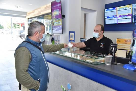 Υποχρεωτική η χρήση μάσκας από όλους