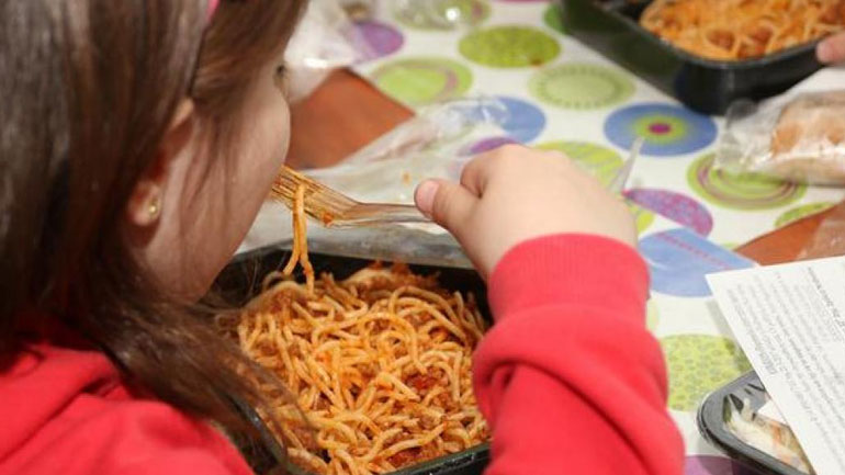 Ποιοι διεκδικούν τα 823 εκατ. των γευμάτων σε πρόσφυγες Ποιοι διεκδικούν τα 823 εκατ. των γευμάτων σε πρόσφυγες